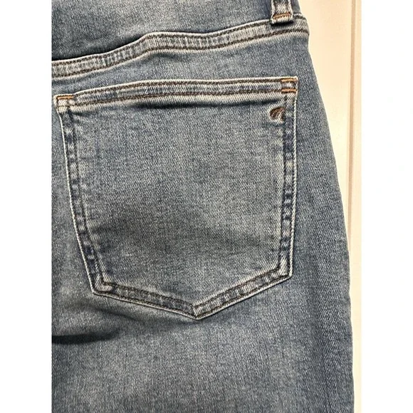 Madewell Women's Blue Mid-Rise Kick Out Jeans Size 26